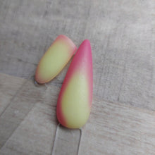 Load image into Gallery viewer, Pink Daisy