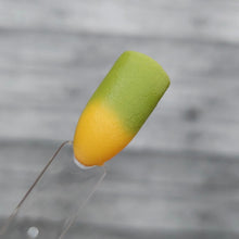 Load image into Gallery viewer, Pistachio Macaroon