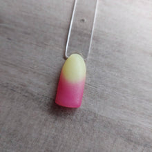 Load image into Gallery viewer, Pink Daisy