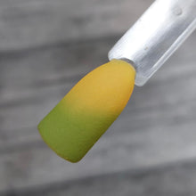 Load image into Gallery viewer, Pistachio Macaroon