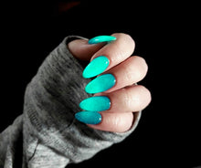 Load image into Gallery viewer, BeetleJuice Glow