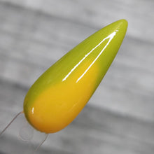 Load image into Gallery viewer, Pistachio Macaroon