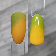 Load image into Gallery viewer, Pistachio Macaroon