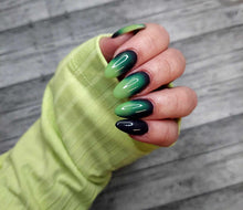 Load image into Gallery viewer, BeetleJuice Glow